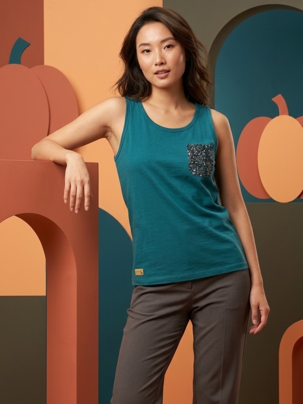 Women’s Teal Sleeveless Tank with Printed Pocket